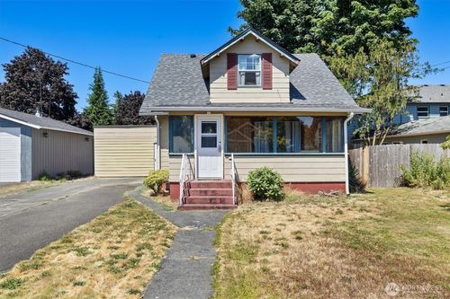 709 W Pioneer, Puyallup, WA, 98371-5361 | Card Image