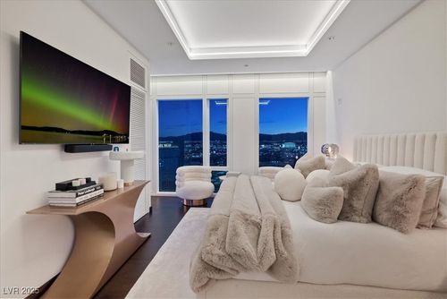 2911-3750 Las Vegas Blvd, Las Vegas, NV, 89158 | Card Image