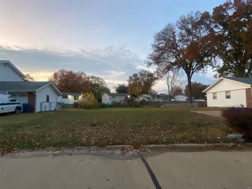 7359 Cartwheel Lane, Hazelwood, MO, 63042 | Card Image