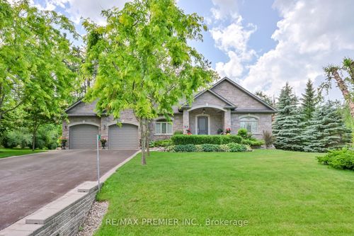 2 Hilltop Court, Springwater, ON, L0L1Y3 | Card Image