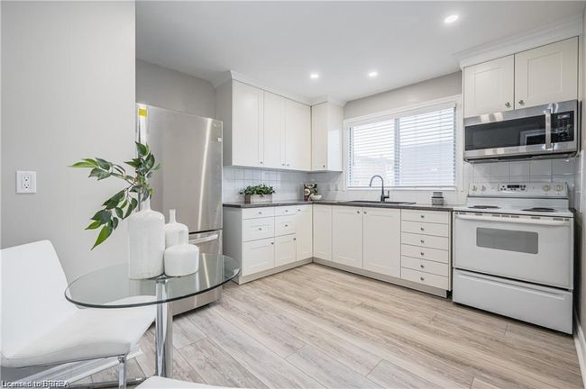 A - 426 Highland Rd E, House other with 2 bedrooms, 1 bathrooms and 2 parking in Kitchener ON | Image 7