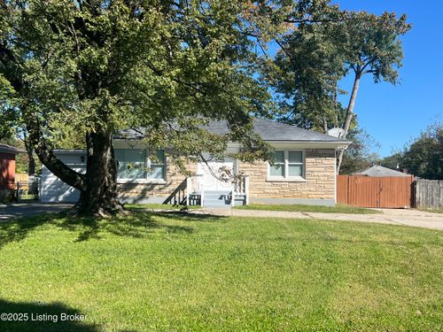 2231 Peaslee Rd, Louisville, KY, 40216-4835 | Card Image