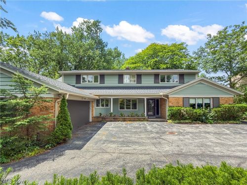 2990 E Belvoir Oval, Shaker Heights, OH, 44122-2920 | Card Image