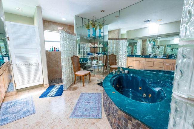 8001 Sw 133 Rd St, House other with 3 bedrooms, 3 bathrooms and null parking in Pinecrest FL | Image 12