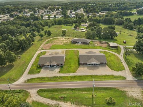 140 Highway V, Vienna, MO, 65582-8118 | Card Image
