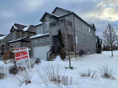 201 Spring Garden Dr, Waterloo, ON, N2K0E2 | Card Image