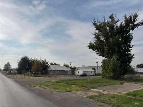 202 W Midway St, Filer, ID, 83328-5451 | Card Image