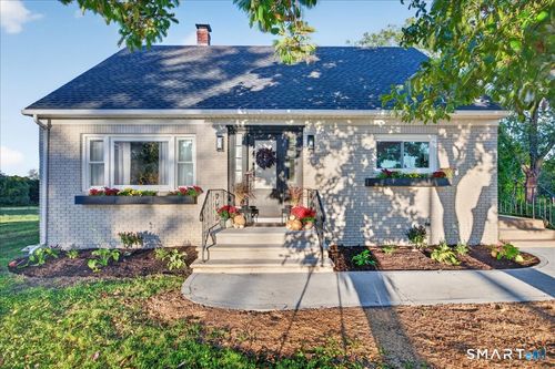 15 Lawler Ln, Norwich, CT, 06360-1755 | Card Image