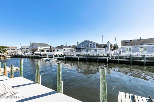 327 Tide Pond Rd, Mantoloking, NJ, 08738-1030 | Card Image