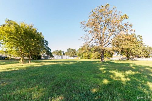 1076 Lynn Street, Lebanon, MO, 65536 | Card Image