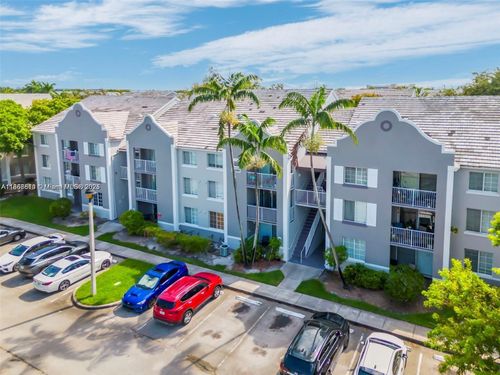 apt-201-655 Sw 111th Way, Pembroke Pines, FL, 33025-7008 | Card Image