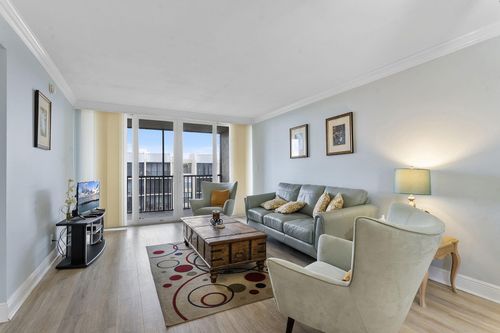 6040-8 Royal Palm Way, Boca Raton, FL, 33432-7856 | Card Image