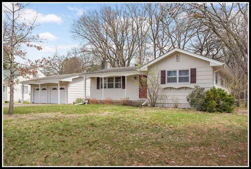 7075 Knollwood Dr, Mounds View, MN, 55112-4420 | Card Image
