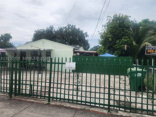 2130 Nw 92nd St, Miami, FL, 33147-3140 | Card Image