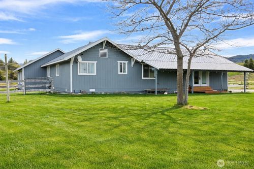 28 Highway 7, Tonasket, WA, 98855-9751 | Card Image