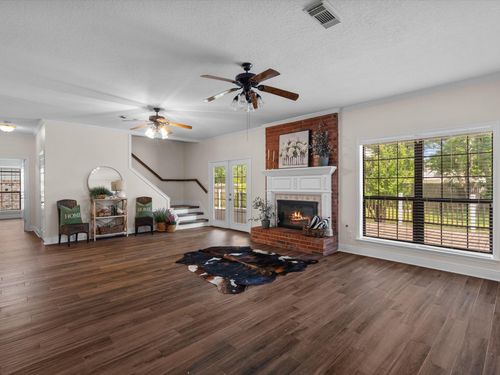 1400 Oak Hollow Dr, Dickinson, TX, 77539-3313 | Card Image