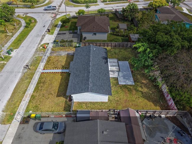 439 Sw 17 Th Ter, House other with 3 bedrooms, 2 bathrooms and null parking in Homestead FL | Image 25