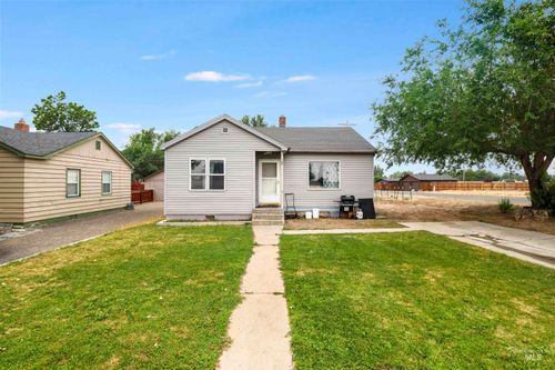 189 7th Ave W, Wendell, ID, 83355-5030 | Card Image