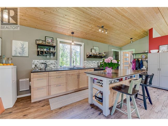3315 Fiva Creek Rd S, House other with 2 bedrooms, 2 bathrooms and null parking in Westbridge BC | Image 79
