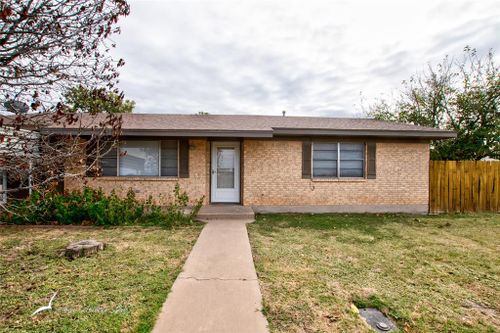 1107 S Anson Street, Stamford, TX, 79553 | Card Image