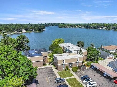 apt-204-250 N Liberty St, Belleville, MI, 48111-2666 | Card Image