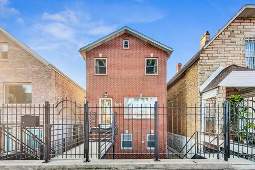 1-2002 W Coulter St, Chicago, IL, 60608-4108 | Card Image
