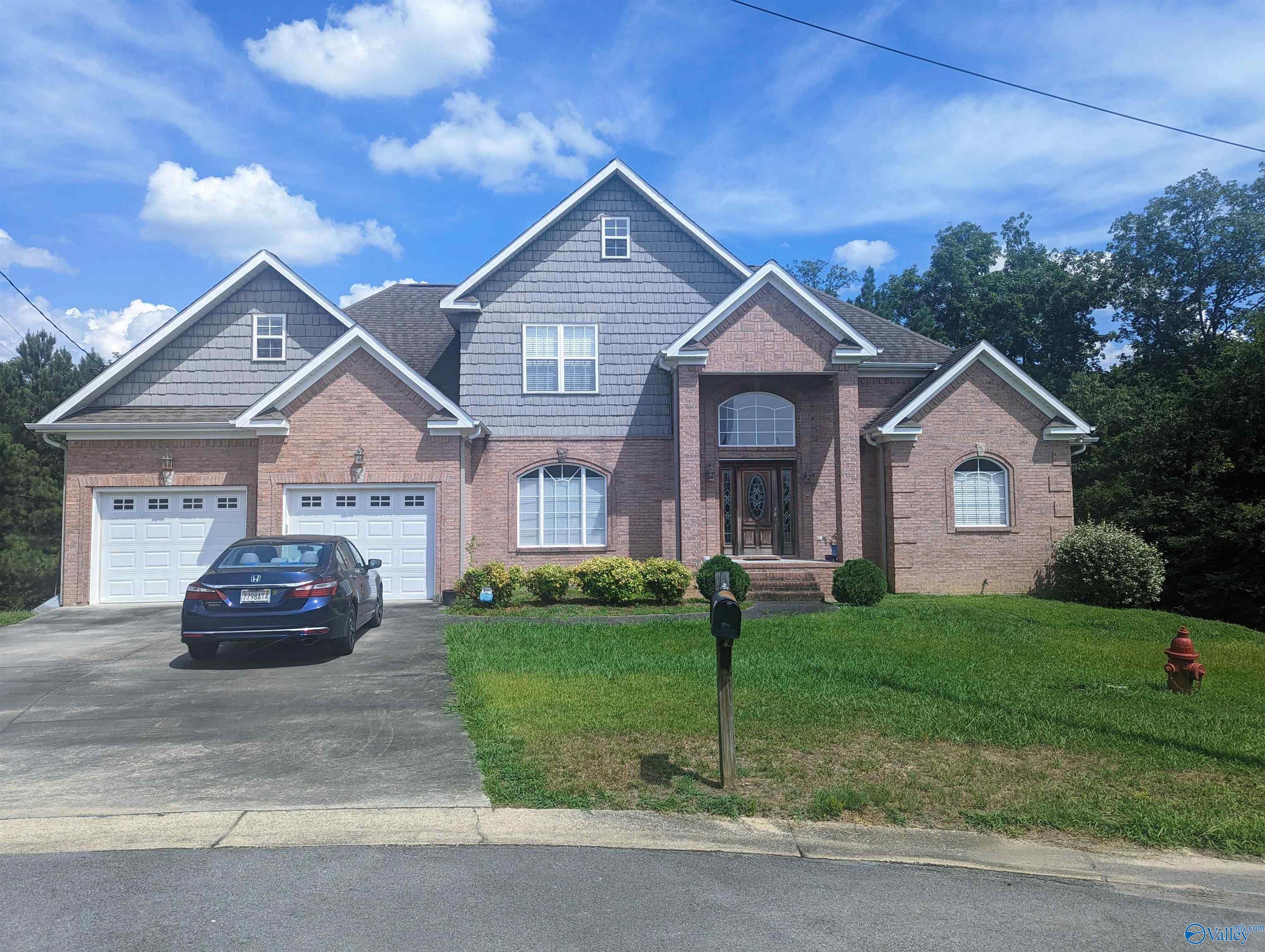 Betty Mae St, Rainbow City, AL 35906