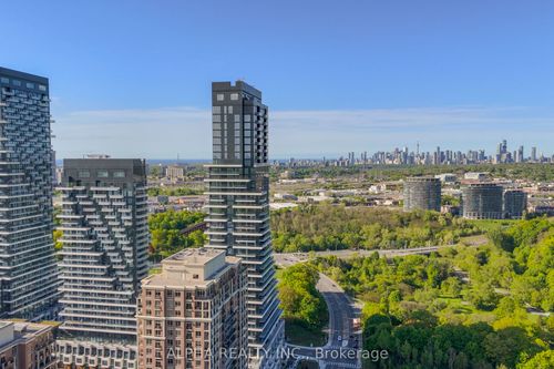 709-10 Inn On The Park Dr, North York, ON, M3C0P9 | Card Image