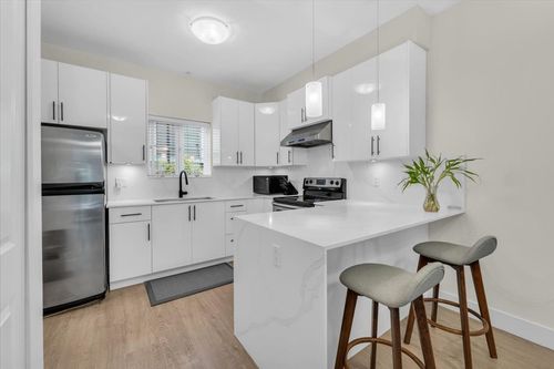 206-3888 Norfolk St, Burnaby, BC, V5G1E5 | Card Image