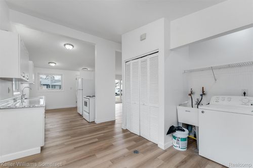 29015 York St, Inkster, MI, 48141-2820 | Card Image