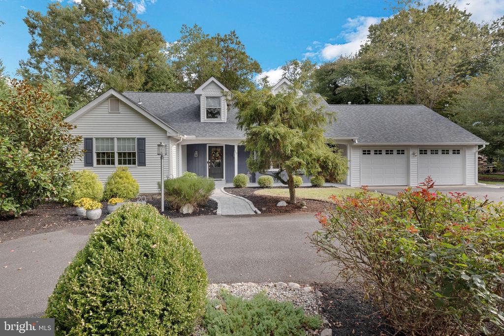 Lakeside Dr, Medford, NJ 08055