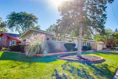 828 Dell Rd, Northbrook, IL, 60062-3908 | Card Image