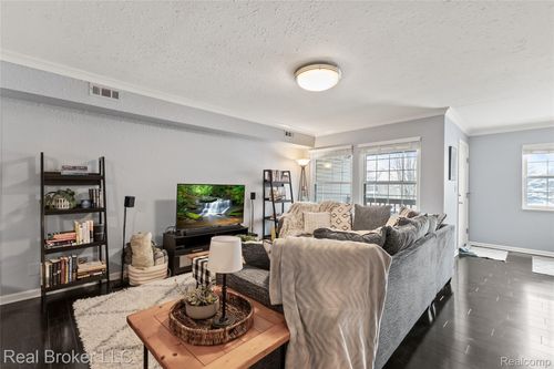 19266 Northridge Dr, Northville, MI, 48167-2272 | Card Image