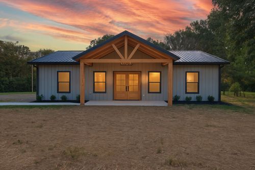 725 Oak Grove Rd, Goodspring, TN, 38460-5303 | Card Image