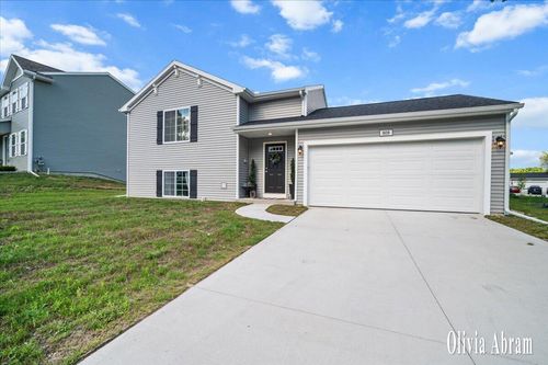 808 Hollyhock Dr, Greenville, MI, 48838-8297 | Card Image