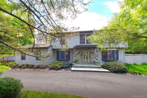 6 Fielding Ct, Dix Hills, NY, 11746-6856 | Card Image