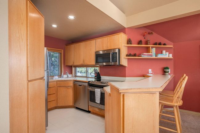 44-web-or-mls-1-16-25 19717 Mt Bachelor | Image 6
