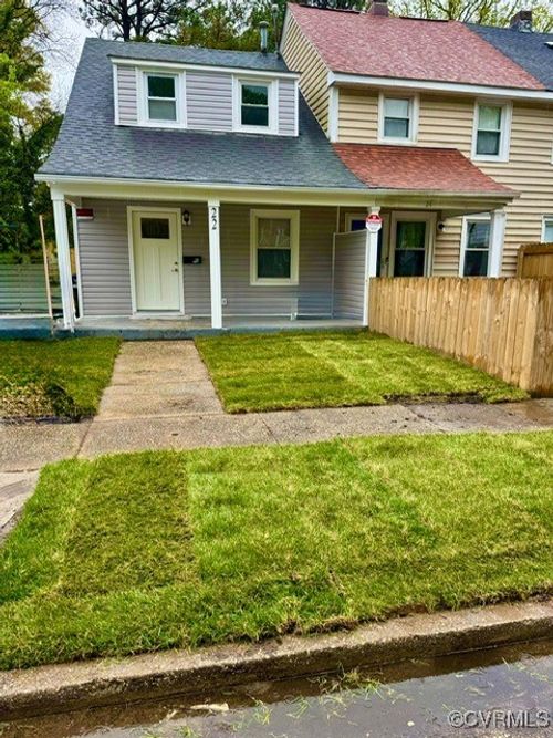 22 Farragut St, Portsmouth, VA, 23702-2253 | Card Image