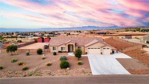 2090 Comanche Dr, Kingman, AZ, 86401-6610 | Card Image