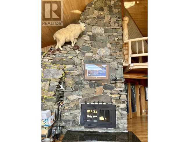 20101 20 Highway, House other with 3 bedrooms, 3 bathrooms and null parking in Nimpo Lake BC | Image 21