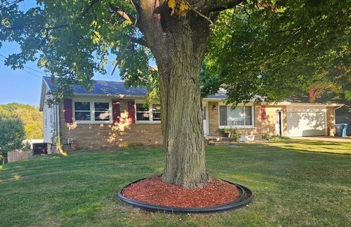 3514 Stonegate Rd, Kalamazoo, MI, 49004-3154 | Card Image