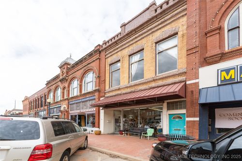 114 W Oklahoma Ave, Guthrie, OK, 73044-3130 | Card Image