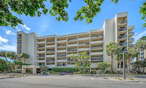 303-1075 Gulf Of Mexico Dr, Longboat Key, FL, 34228-3634 | Card Image