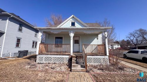 500 W Pleasant Dr, Pierre, SD, 57501-2437 | Card Image