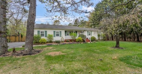 120 Helme Ave, Miller Place, NY, 11764-3209 | Card Image