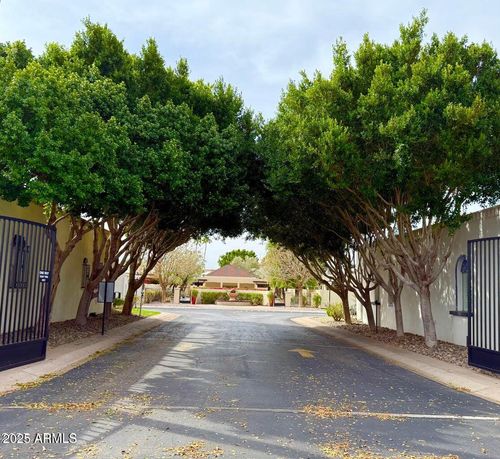 2631 E Beekman Pl, Phoenix, AZ, 85016-7483 | Card Image