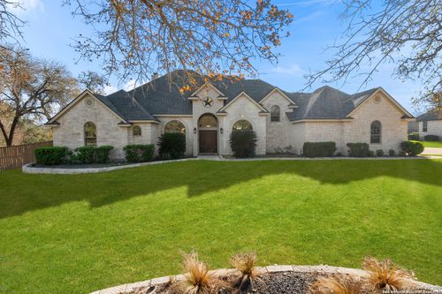 140 Legacy Trail Dr, La Vernia, TX, 78121-5681 | Card Image