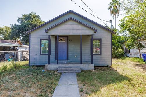 810 11th St, Corpus Christi, TX, 78404-3311 | Card Image