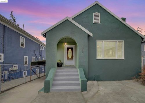 1337 E 25th St, Oakland, CA, 94606-3241 | Card Image
