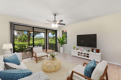 1570 Oceania Dr S, NAPLES, FL, 34113-8497 | Card Image